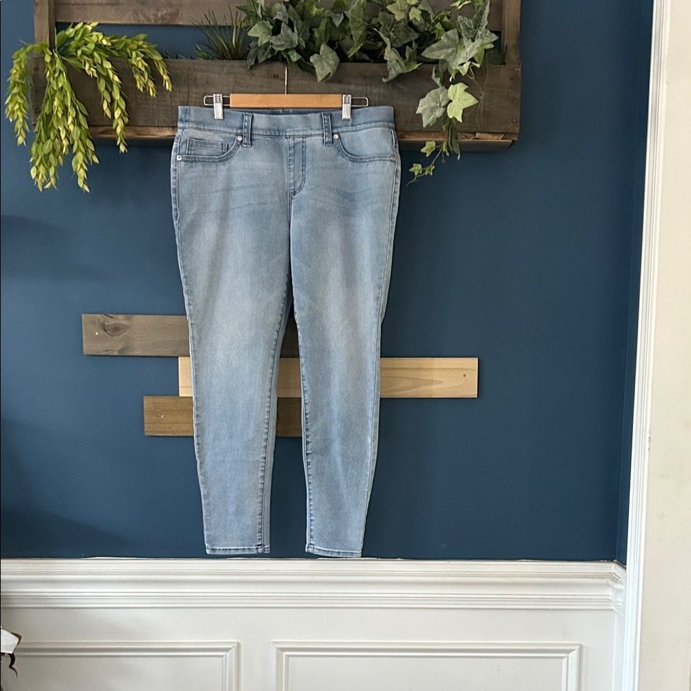 Seven7 Women's Blue Jeggings. 12